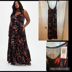 Torrid black floral tiered maxi size 1 NWT